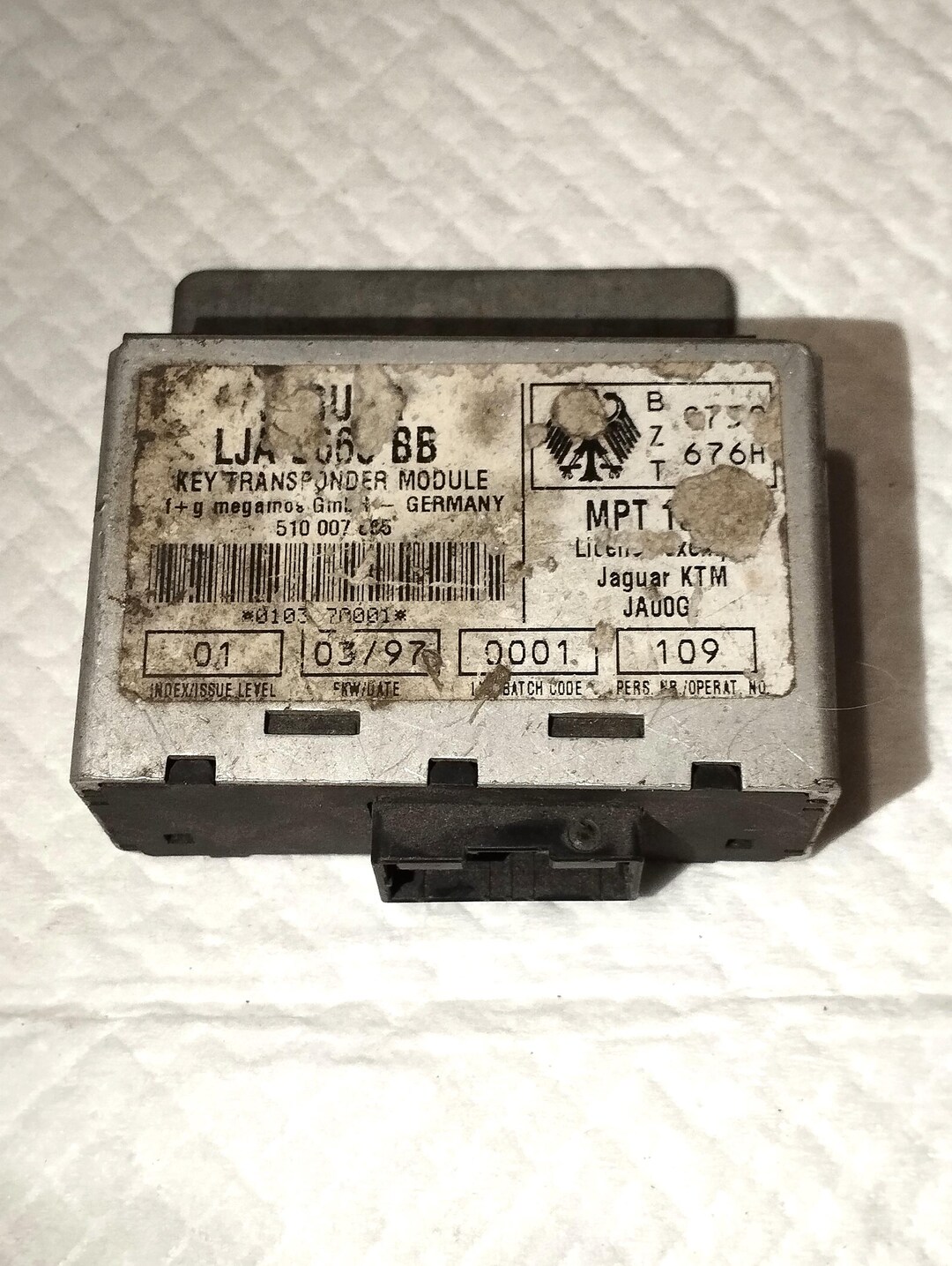 Jaguar XK8 XKR X100 Key Transponder Module - LJA2665BB - Free Worldwide ...
