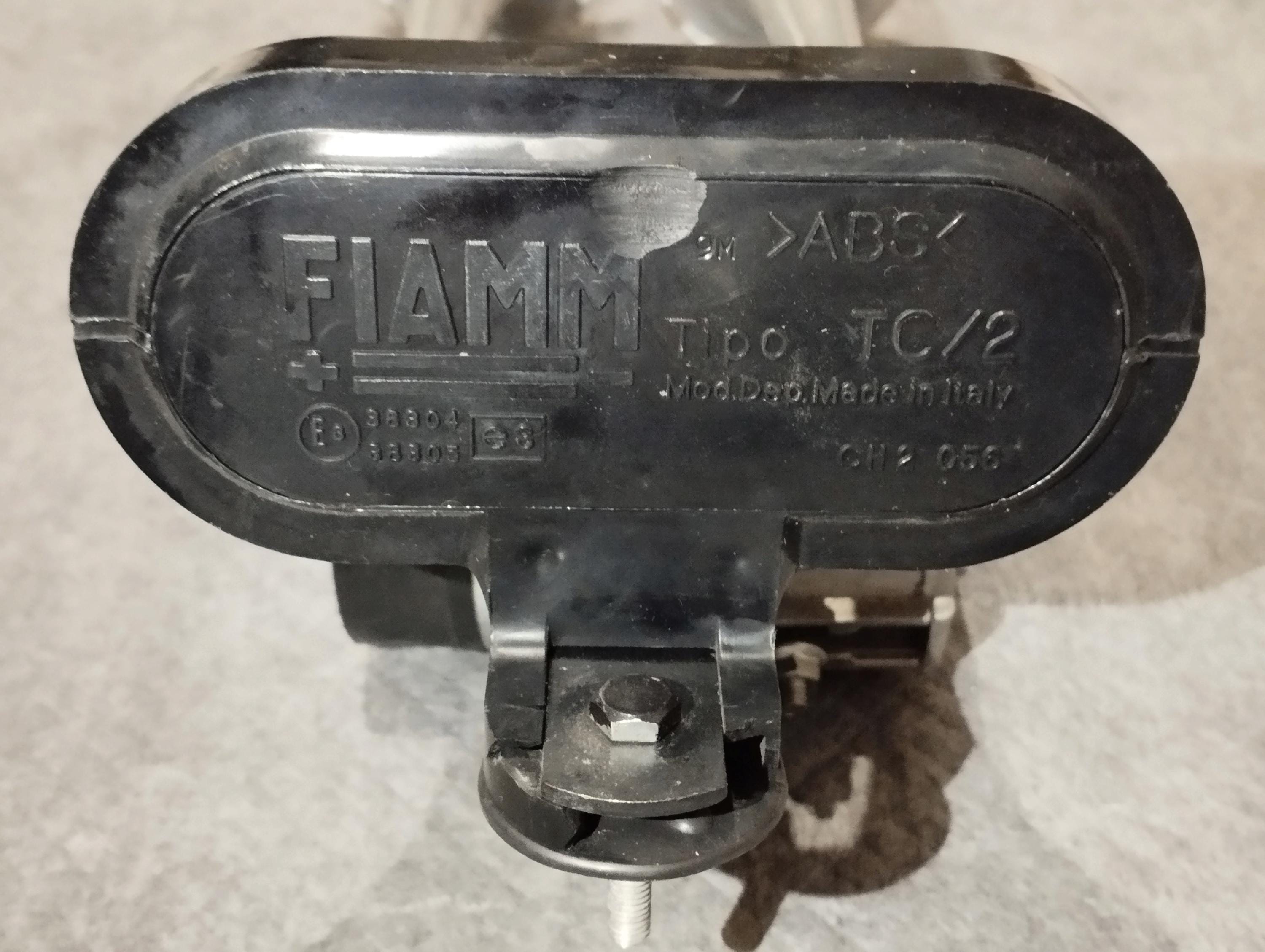 Fiamm エアホーン シリーズ 3000 デュアルトランペット 12V エア