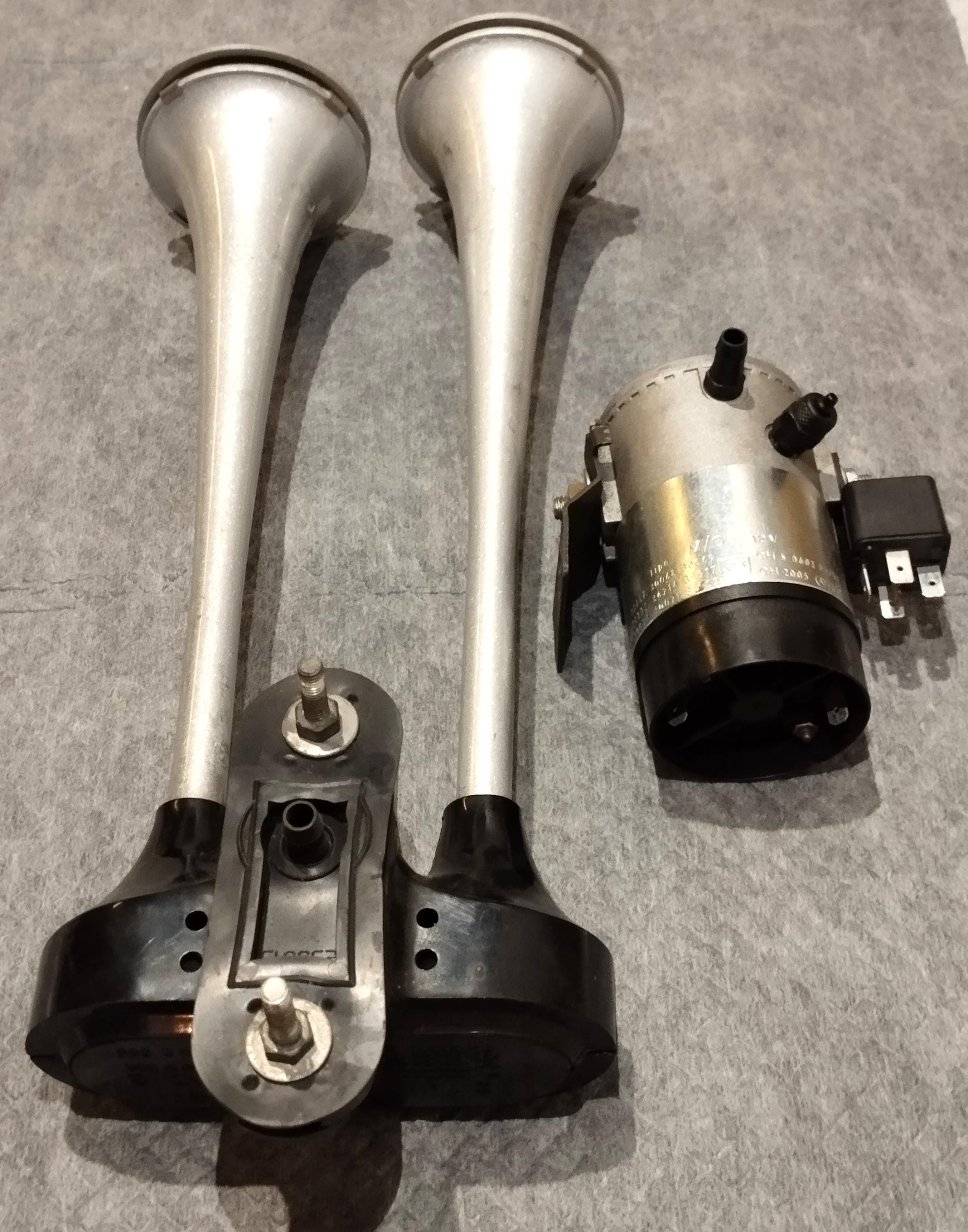 FIAMM Serie 3000 トランペットホーンセット Fiamm エアホーン シリーズ 3000 デュアルトランペット 12V エア