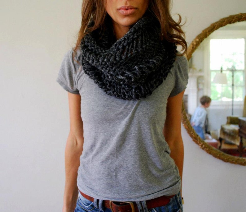 LICENSED Drop Stitch Cowl Pattern image 2