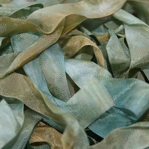 Ruban vintage - bleu mer vert terre - textile teint à la main sur une épingle à linge de style vintage estampée Français - 1 m - notions uniques pour l'artisanat