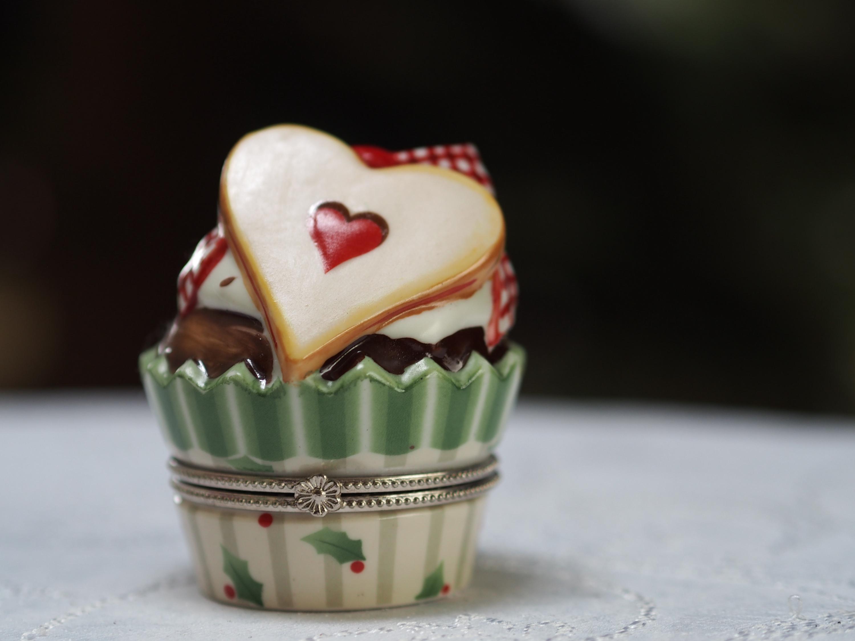Villeroy & Boch バニーファミリー エッグボックス バニースカルプ Villeroy & Boch Winter Bakery Decoration Treat Cupcake Heart