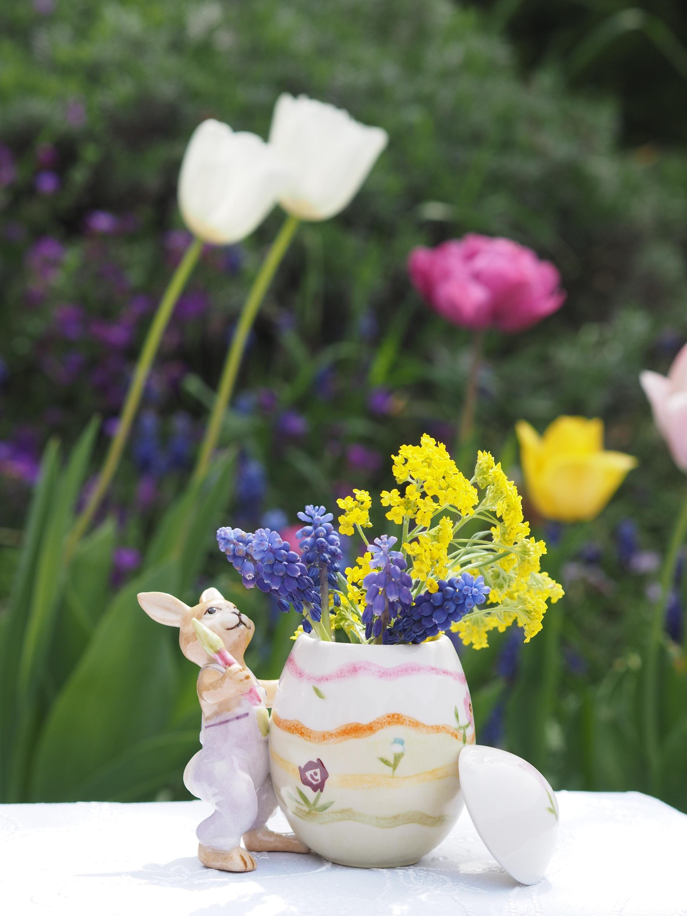 Villeroy & Boch Easter Hansen Family Vase Easter Bunny Rabbit