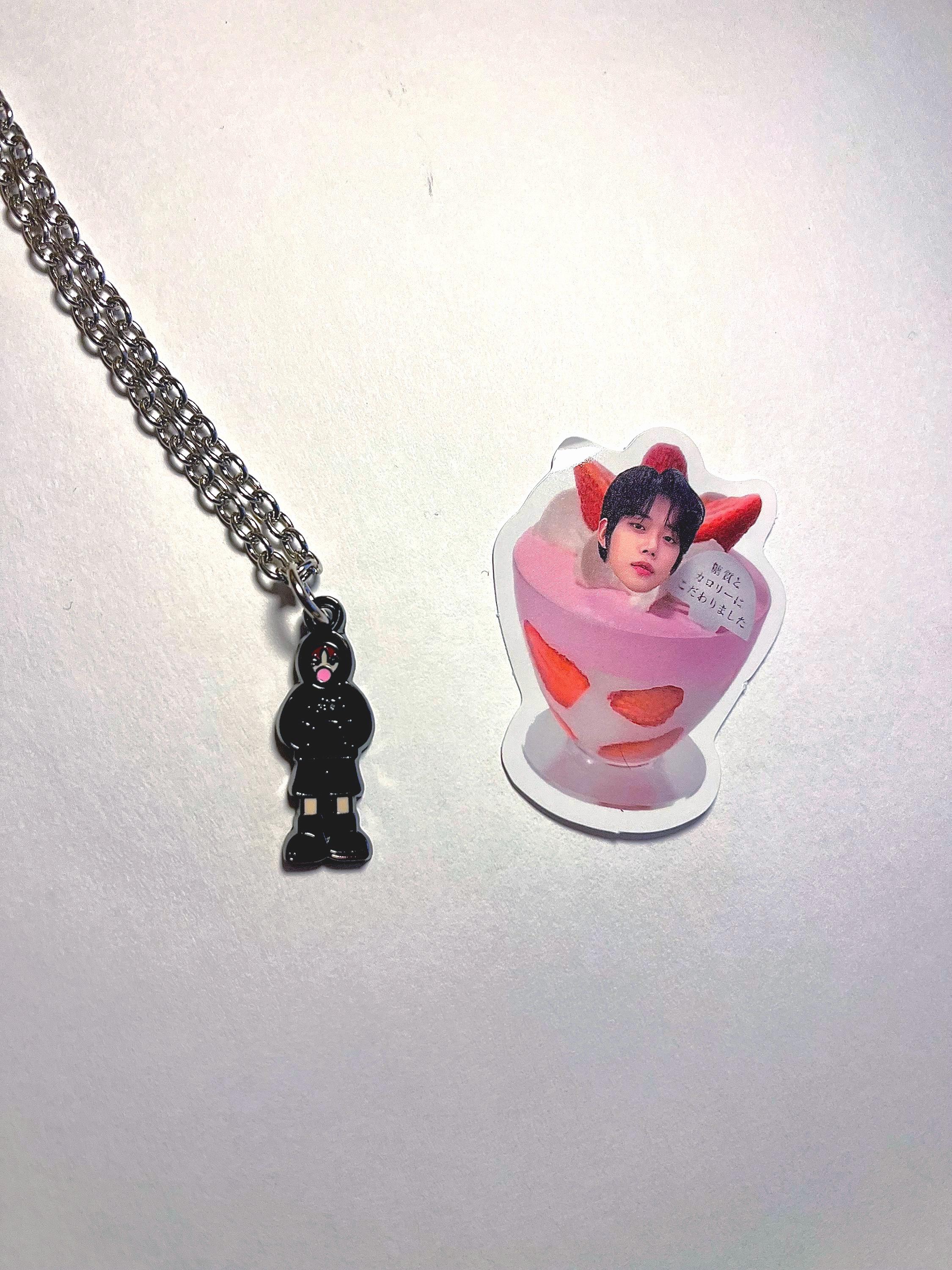 Bubblegum Hoodie Necklace – K-pop Inspired Necklace - Etsy