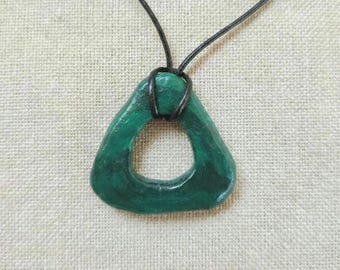 Smaragdgrüne Gothic Triangle Halskette - Smaragdgrüner Mystic Anhänger