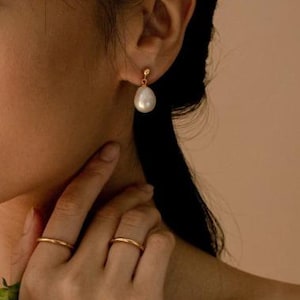 Pearl Tear Drop Hoops , Dangling Pearl Earrings, Gold Huggie Earrings, Bridal Jewelry, Dainty Gift for Mom