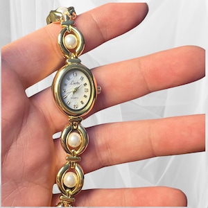 Personalized Pearl Watch for Women, Freshwater Pearl Gold Watch, Custom Name Watch, Elegant Ladies Watch, Gift for Her, Christmas Gift Idea