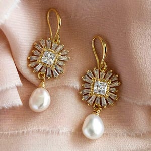Pearl Drop Earrings, Bridal Pearl Earrings, Crystal Bridal Earrings, Gold Silver Wedding Earrings, Dangle Pearl Earrings, Luxury Pearl