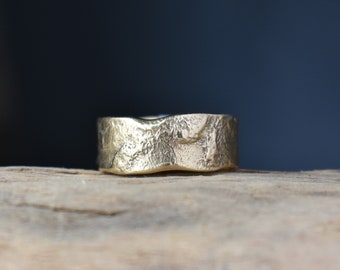 Reticulated Texture 14 Karat Yellow Gold Wide Band