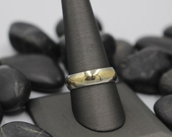 Two-tone Gold Round Wedding Band, 14K White Gold, 14K Yellow Gold, Mens Wedding Band, Unisex Ring