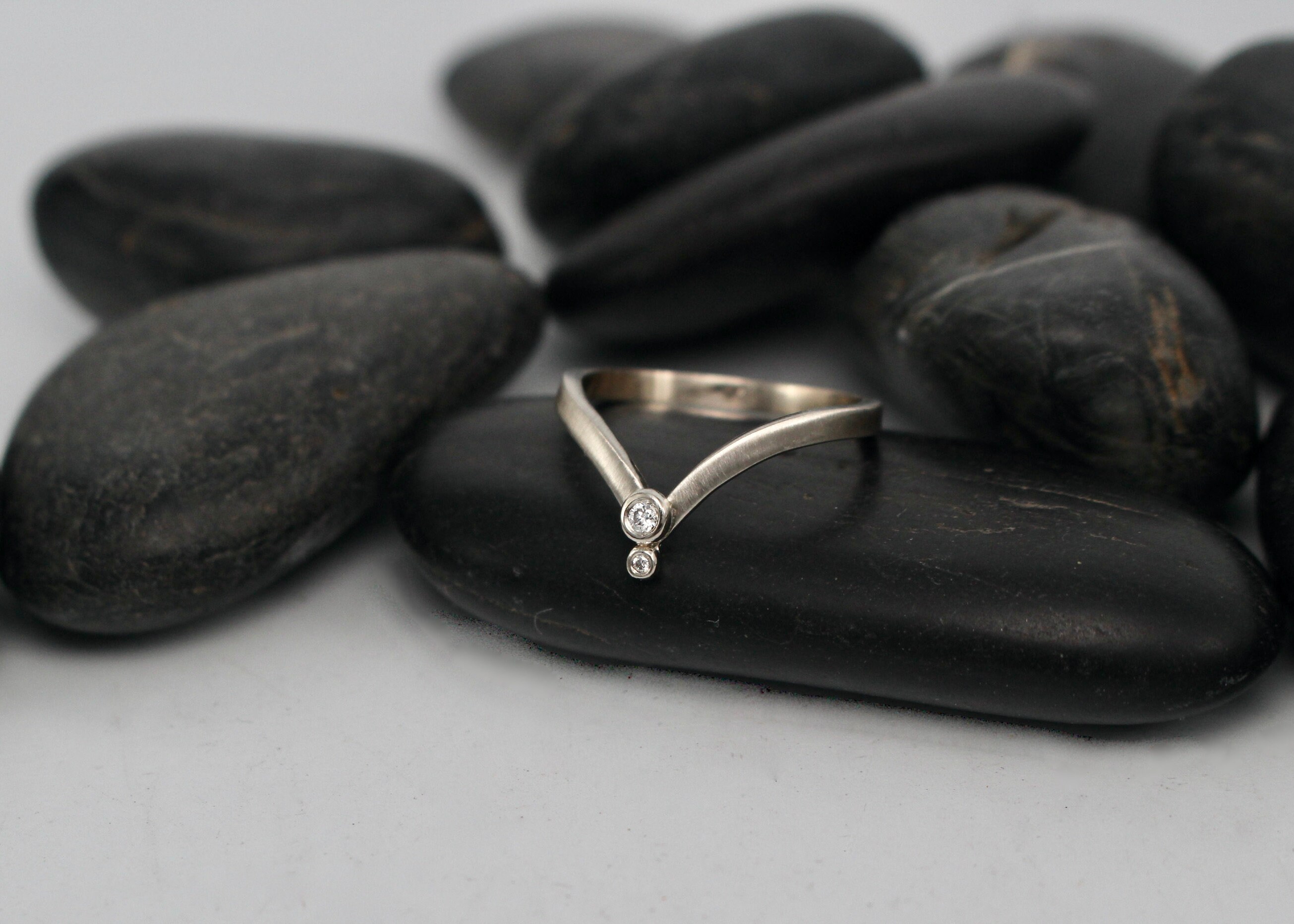 Chevron Ring in 14 Karat White Gold with Natural Diamond accents, Contour Band