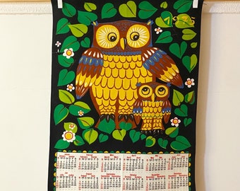 vintage calendar towel owl wall-art - 1975 - free shipping