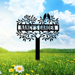 Custom Flowers Bird Garden Stake,Personalized Garden Metal Stake with Bird,  Metal Garden Sign, Gardener Name Sign, Metal Stake Yard Decor