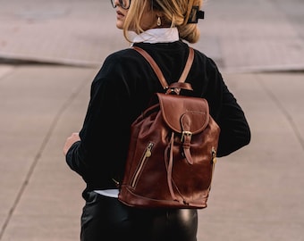 Mochila elegante de cuero italiano hecha a mano – Bolso de cuero de grano completo – Mochila elegante para mujer para viajes – Diseño versátil – Cuero artesanal