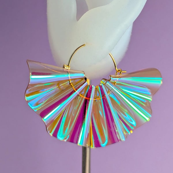 Skimrande örhängen i vinyl med volang: lätta örhängen, flera färgalternativ