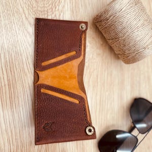 Portefeuille Raging Bull-1 | Conception innovante à 4 emplacements | Finition cuir Crazy Horse | Cuir de buffle pleine fleur | Élégant et résistant | Fait main