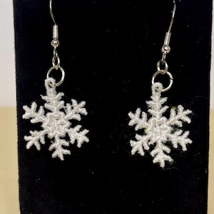 Lace Embroidered Earrings Snowflake Lightweight Winter Accessory Embellished Crystal Earrings for Birthday Holiday Party Gift for Her