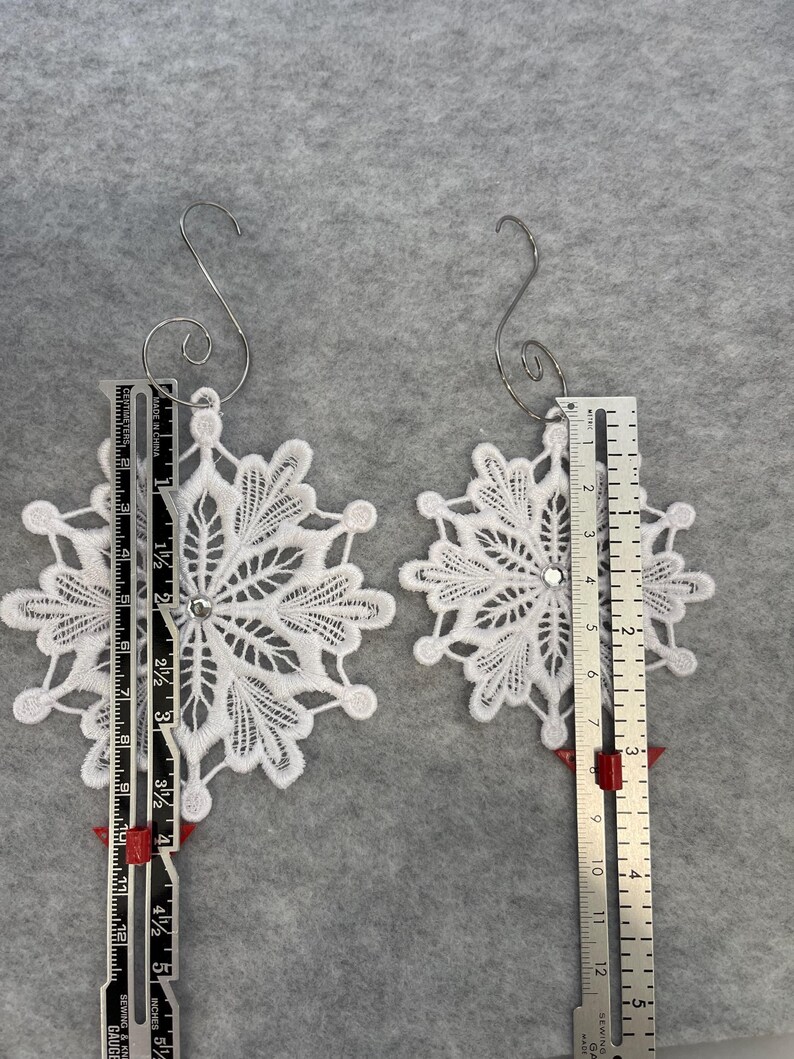 Vintage Christmas Snowflake White Lace Ornament Handmade Holiday Decoration Tree Hanging Keepsake Gift Idea Teacher Appreciation Present Winter Festive Decor Beautiful Home Display Traditional Design Heirloom Quality Intricate Pattern