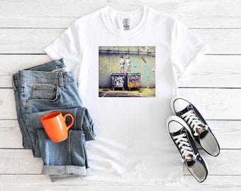 Banksy Life Is Short T-Shirt Street Graffiti Art Tee – Urban Wall Art Dumpster Chill Out Gift Unisex Men Women Shirt 4384PC
