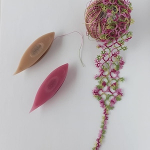 Bladwijzer met tatted-kant • Lizbeth 80-draads • Frivolite-atting-kant (21 x 3,5 cm) Lentetuin