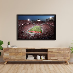 Enmarcado Un escenario escarlata - Estadio Ohio State Buckeyes, Ohio, lienzo envuelto por Kenneth Krolikowski