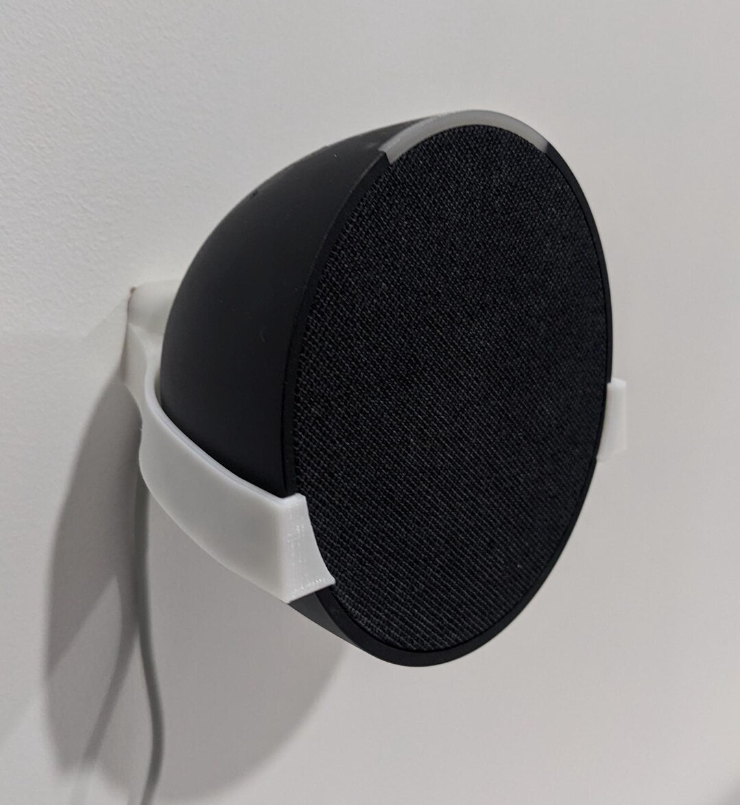 Support Mural Pour Alexa Echo Dot 4 (et Google Home) - Support 3-en-1, Gaine Câble, Blanc, Sans Perçage