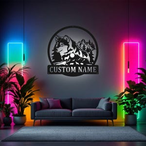 Custom Wolf Howling Metal Sign: Personalized Room Decor