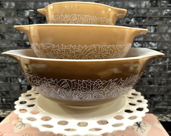 Vintage Pyrex Woodland Cinderella Nesting Bowls | Brown Floral | Retro 1970s