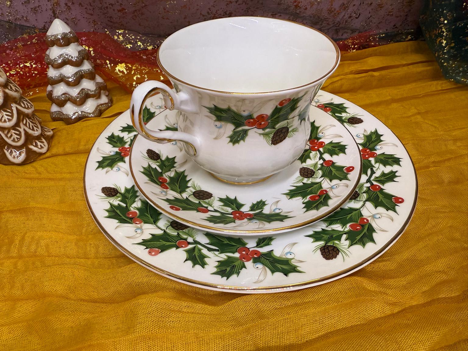  Grafton Noel ロイヤルグラフトン　クリスマス　大皿 Royal Grafton Noel - Etsy