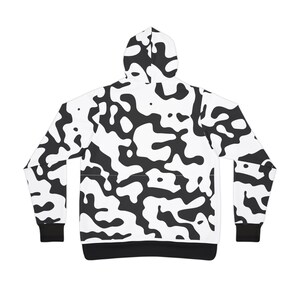 Zwart-wit camouflage streetwear hoodie, camouflage hoodie, streetwear all-over militair ontwerp camouflage hoodie, y2k fashion, urban fashion