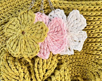 かぎ針編みの花のキーホルダー ハンドメイド - Etsy 日本