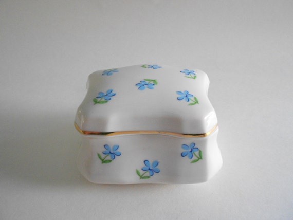 White Trinket Dish Vintage Jewelry Box Blue Flowe… - image 1