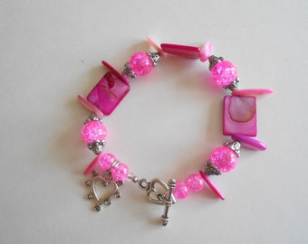 Pink Beaded Bracelet Pink Glass Beads Pink Shell Beads Pink Bracelet Pink Shell Bracelet Shell Jewelry Heart Charm Shell Beads Glass Beads