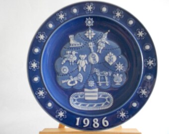 Dansk 1986 Christmas Plate, The Spirit of Christmas, Blue White, Snowflake Edge