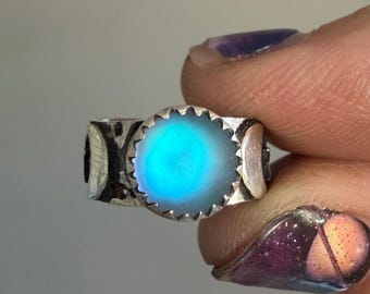 Verstelbare midi-ring van imitatie-opaal, maat 3/4 in sterlingzilver