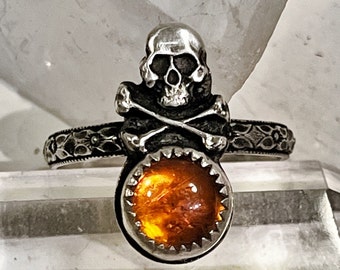 8,75 sterlingzilveren ring Baltische barnsteen met schedel en maanring in sterlingzilver
