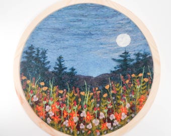 Cuadro redondo de lana con motivos de paisajes, paisaje circular, flores silvestres de montaña (38 cm de diámetro)