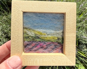 Mini cuadro de paisaje en lana, arte en fibra de fieltro con aguja, campos de lavanda n.° 6 (marco cuadrado de madera de 7,6 cm).
