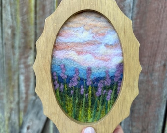 Pintura de paisaje en lana, arte en fibra de fieltro con aguja, flores silvestres moradas
