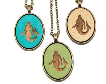 Ciondolo sirena, collana di cameo in legno inciso laser con creatura mitologica (su carta su per l'altra, qualsiasi colore)