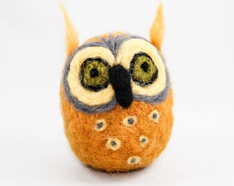 Felted Owl (Golden  Yellow)