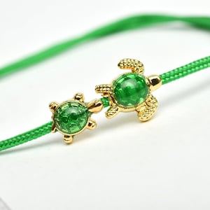 Green Sea Turtle Enamel Cord Bracelet | Adjustable Family Jewelry for Mother Daughter Grandmother