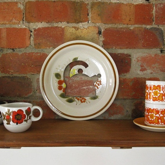 Items similar to Retro kettle wall plate on Etsy