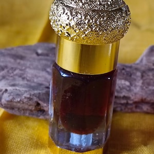 2.5g AAA 2013 Wild Cambodi Maliki Oud Oil Aquilaria Crassna, 50++ Wild tree (no barnyard)