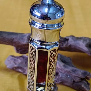 2.5g A+ 2020 Cambodi Oud Oil Aquilaria Crassna plantation 30++ years tree (no barnyard)