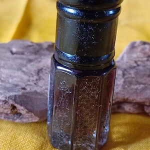 2,5 g de aceite de Oud AAA Kalakasi 2011 (sin corral)