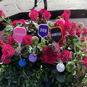 Pickleball Keychain with (NAME PERSONALIZATION)