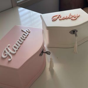 Portagioie personalizzato per bambina - Portagioie personalizzato con ballerina - Carillon in legno medio con nome - Regalo di battesimo - Damigella