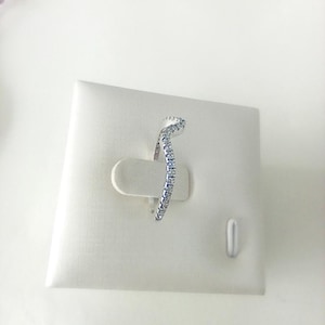 pandora timeless ring stackable sparkling wave ring sterling silver sormus