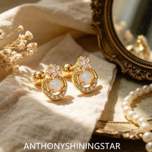 Goldener Mondstern-Ohrstecker mit Opal und Zirkonia, Schraubverschluss, Helix-Tragus-Schmuck